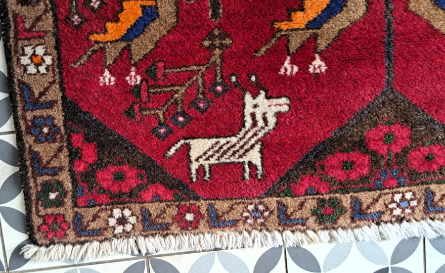 HAND MADE CARPET
