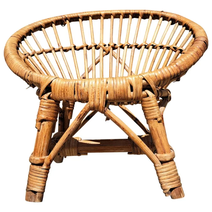 Fauteuil rond en rotin pour enfants année 70