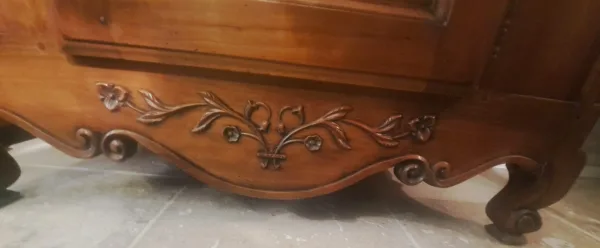 Buffet deux corps vaissellier en merisier syle louis XV  milieu XXème