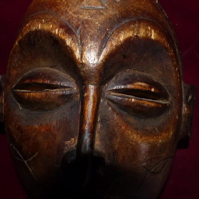 AFRICAN MASK