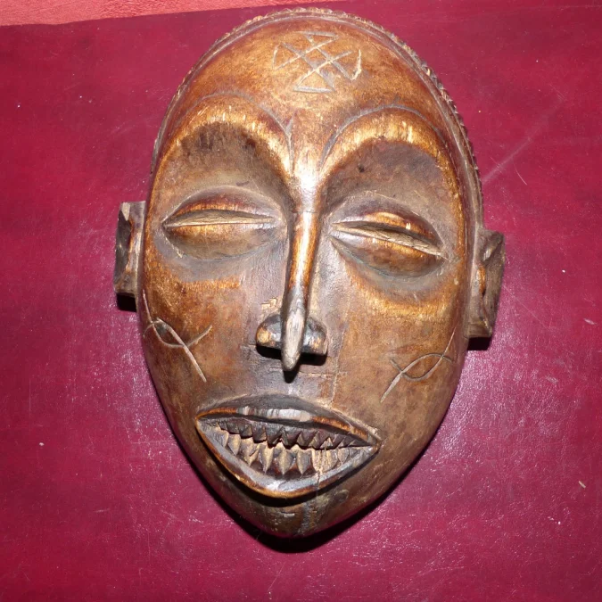 AFRICAN MASK
