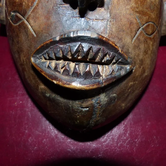 AFRICAN MASK