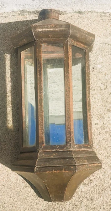 WALL LANTERN