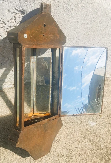 WALL LANTERN