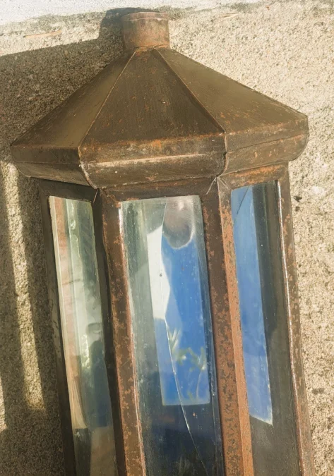 WALL LANTERN