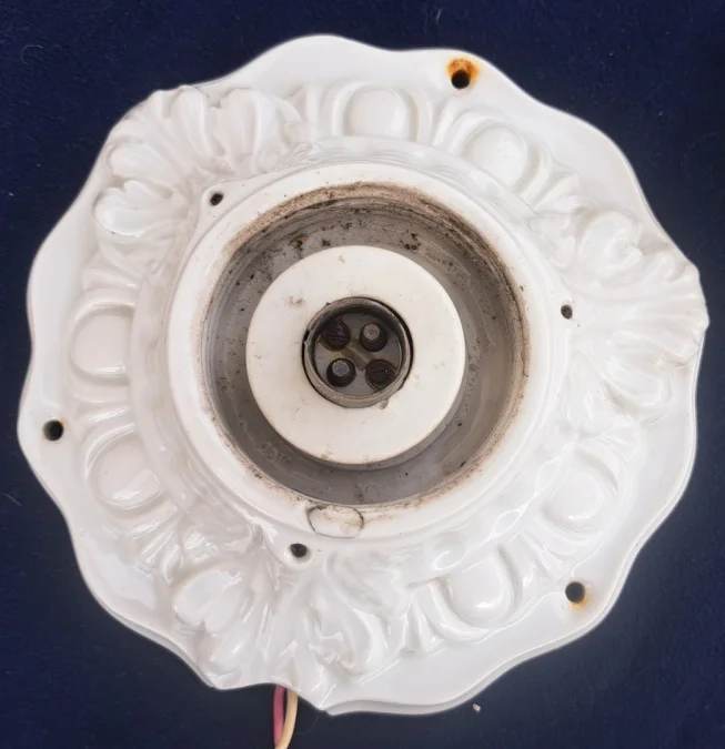 Lampe plafonnier ou applique murale base en porcelaine et opaline début XXème
