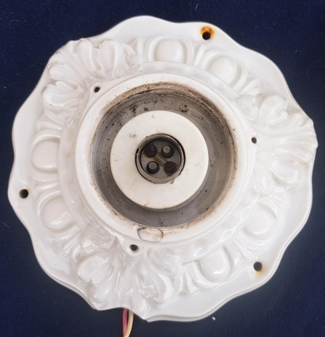 Lampe plafonnier ou applique murale base en porcelaine et opaline début XXème