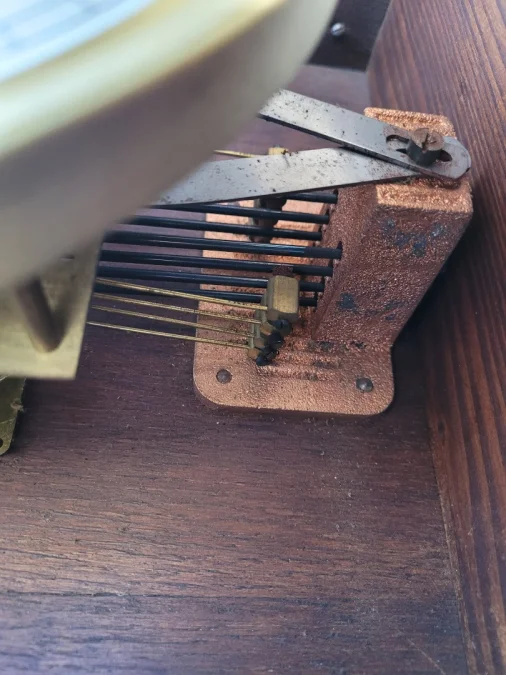 Carillon de marque Vedette 8 marteaux 8 tiges fonctione bien XXème