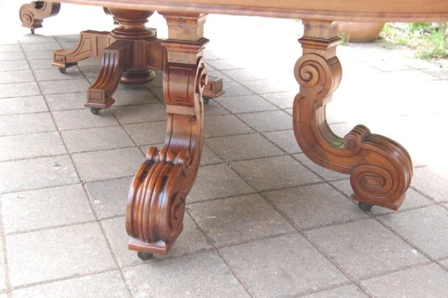 Tavolo Napoleone III in noce massello, XIX secolo, 4 prolunghe, 20 coperti — Eccellente stato