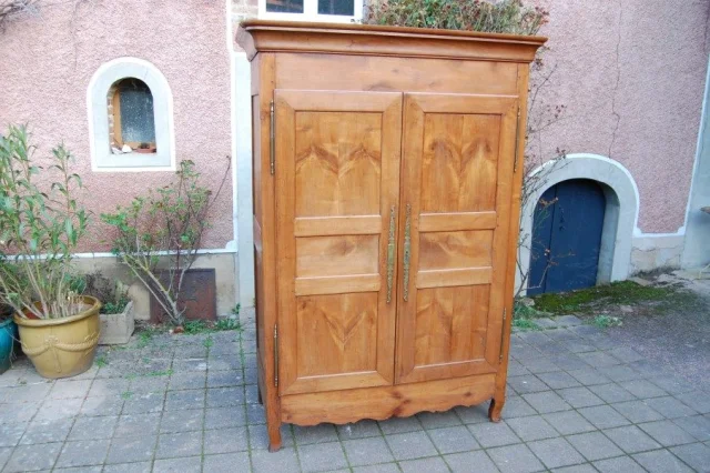 Louis-Philippe kast in kersenhout, 19e eeuw — Uitstekende staat