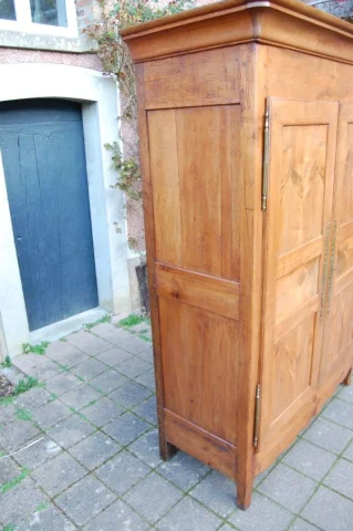 Louis-Philippe kast in kersenhout, 19e eeuw — Uitstekende staat