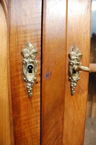 Art nouveau tweedelig buffet in noten, circa 1900 — Uitstekende staat