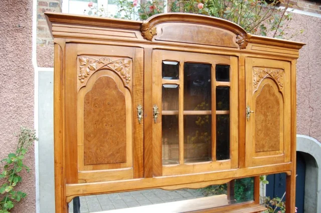 Art nouveau tweedelig buffet in noten, circa 1900 — Uitstekende staat