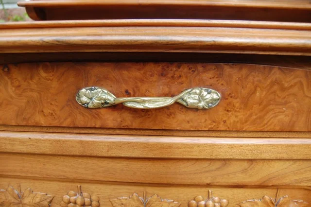 Art nouveau tweedelig buffet in noten, circa 1900 — Uitstekende staat