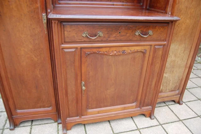 Art Nouveau dressoir in gevlamd mahoniehout — Uitstekende staat