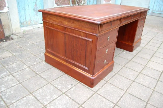 Bureau à caisson Luigi Filippo in mogano, XIX secolo — Eccellente stato