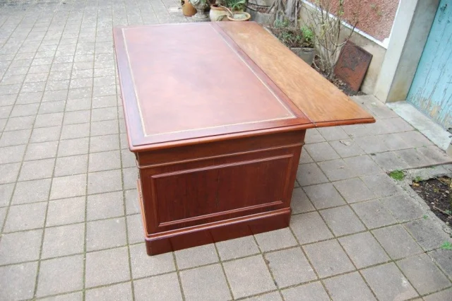 Bureau à caisson Luigi Filippo in mogano, XIX secolo — Eccellente stato