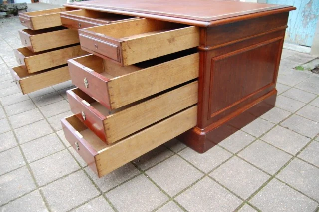 Bureau à caisson Luigi Filippo in mogano, XIX secolo — Eccellente stato