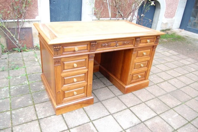Napoléon-III-Schreibtisch (Bureau à caisson) aus massiver Nussbaum, 19. Jahrhundert — Ausgezeichneter Zustand