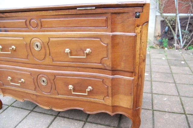 Bureau à pente Louis XV / Louis XVI overgangsperiode in noten, 18e eeuw — Uitstekende staat