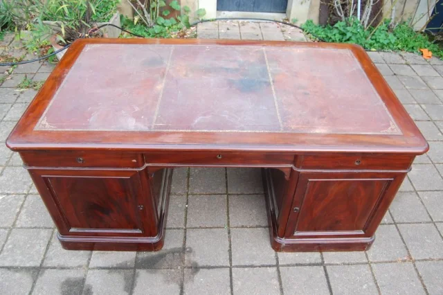 Grande bureau à caissons epoca Luigi Filippo in mogano, XIX secolo — Eccellente stato