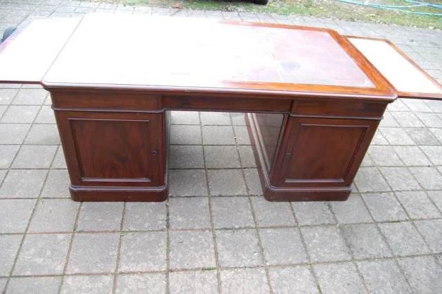 Grande bureau à caissons epoca Luigi Filippo in mogano, XIX secolo — Eccellente stato