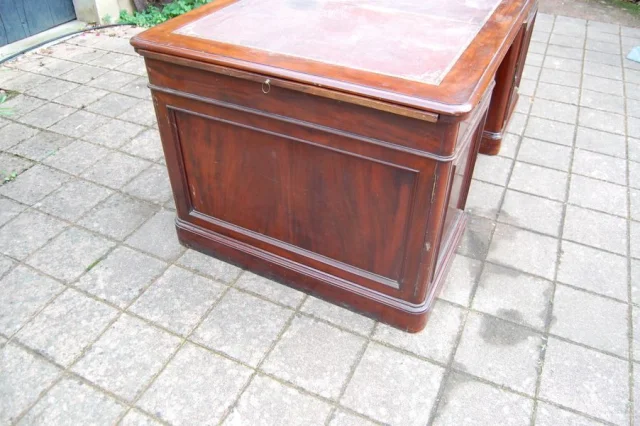 Grande bureau à caissons epoca Luigi Filippo in mogano, XIX secolo — Eccellente stato