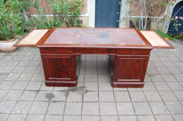 Grande bureau à caissons epoca Luigi Filippo in mogano, XIX secolo — Eccellente stato