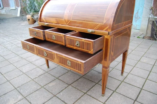 Bureau a cilindro Luigi XVI in noce e prugno, XVIII secolo — Eccellente stato