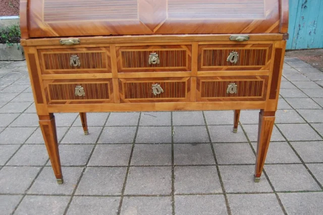 Bureau a cilindro Luigi XVI in noce e prugno, XVIII secolo — Eccellente stato