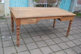 Louis-Philippe bureau in noten, 19e eeuw