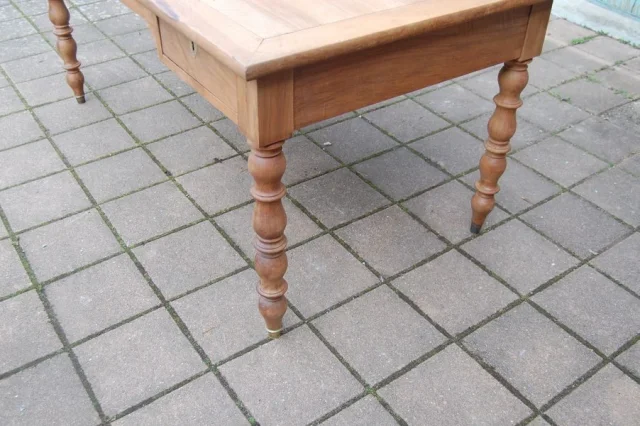 Louis-Philippe bureau in noten, 19e eeuw — Te restaureren
