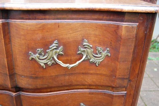 Cassettone arbalète epoca Luigi XV in noce, XVIII secolo — Eccellente stato