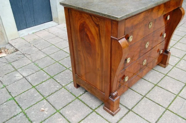 Restauration / Louis-Philippe walnut chest of drawers, 19th century — Excellent condition