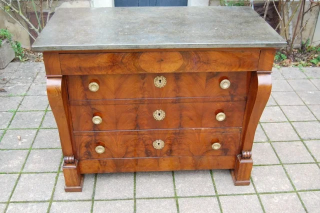 Restauration / Louis-Philippe walnut chest of drawers, 19th century — Excellent condition