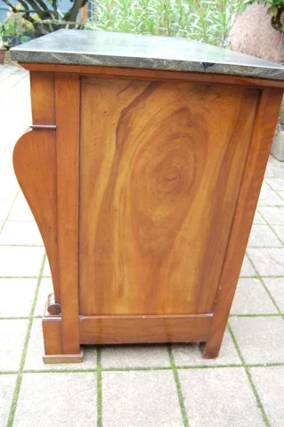 Restauration / Louis-Philippe walnut chest of drawers, 19th century — Excellent condition