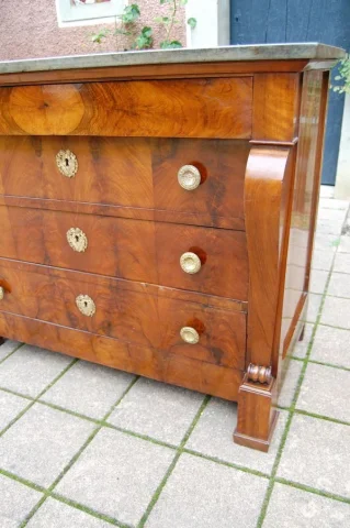 Restauration / Louis-Philippe walnut chest of drawers, 19th century — Excellent condition