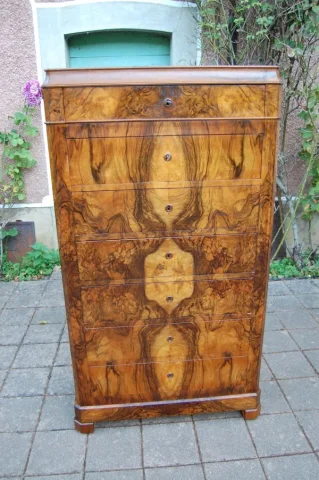 Louis-Philippe solid walnut semainier, 19th century — Excellent condition