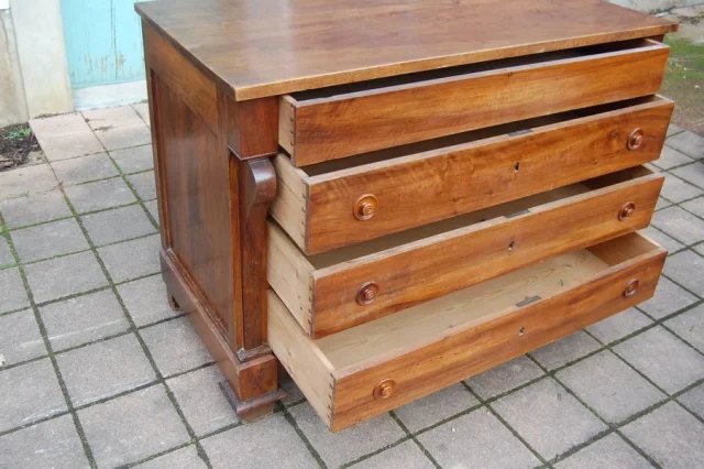 Restauration solid walnut chest of drawers, 19th century — Needs restoration