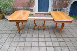 Napoléon III tafel in noten, laat 19e eeuw, met uitschuifbladen — 22 couverts