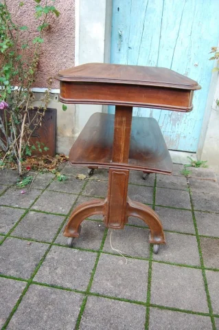 Art Nouveau period mahogany serving table — Excellent condition