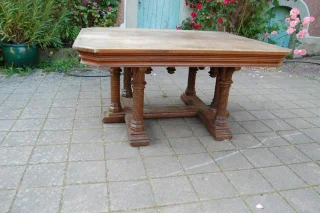 Mesa Napoléon III en roble, 18 comensales, con 6 hojas de extensión, finales del siglo XIX