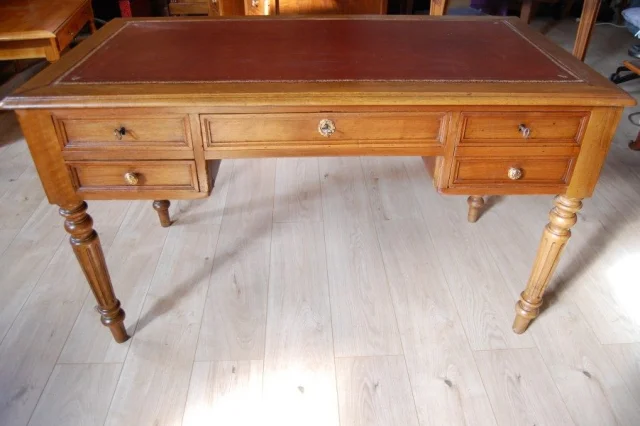 Louis-Philippe walnut bureau, late 19th century