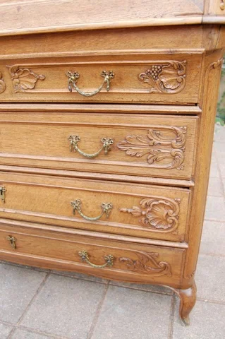 Louis-XV-Zylinderbureau aus Eiche, spätes 18. Jahrhundert — Ausgezeichneter Zustand