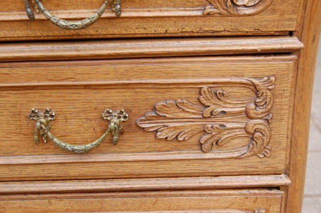Louis-XV-Zylinderbureau aus Eiche, spätes 18. Jahrhundert — Ausgezeichneter Zustand