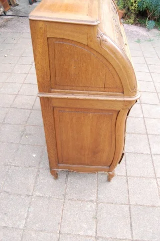 Louis-XV-Zylinderbureau aus Eiche, spätes 18. Jahrhundert — Ausgezeichneter Zustand
