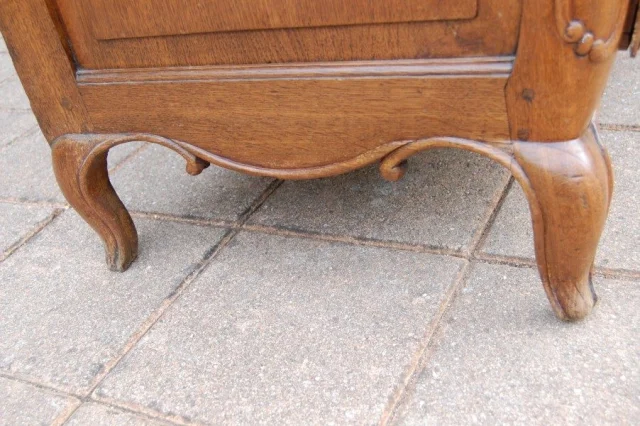 Louis-XV-Zylinderbureau aus Eiche, spätes 18. Jahrhundert — Ausgezeichneter Zustand