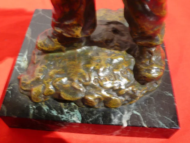 BRONZEN STANDBEELD ONDERTEKEN JONCHE