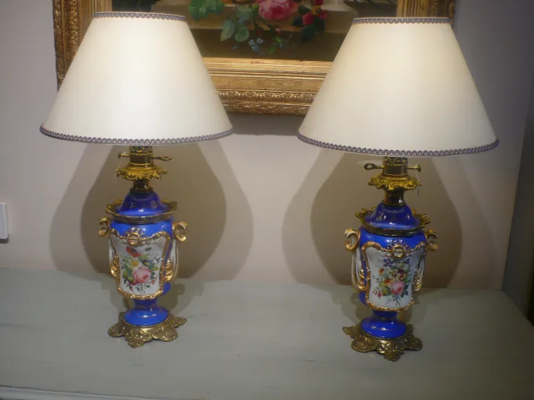 PAAR VON PORZELLAN LAMPEN