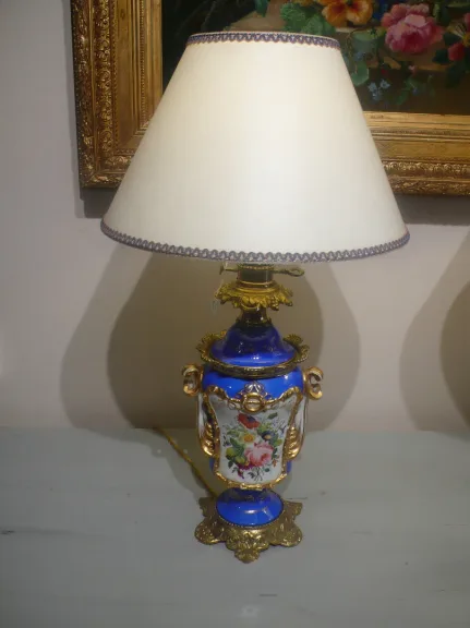 PAAR VON PORZELLAN LAMPEN